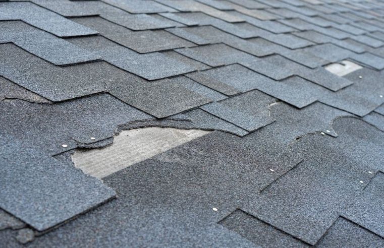 FINDING AND FIXING A DAMAGED ROOF, BEFORE THE ARRIVAL OF A LICENSED PROFESSIONAL