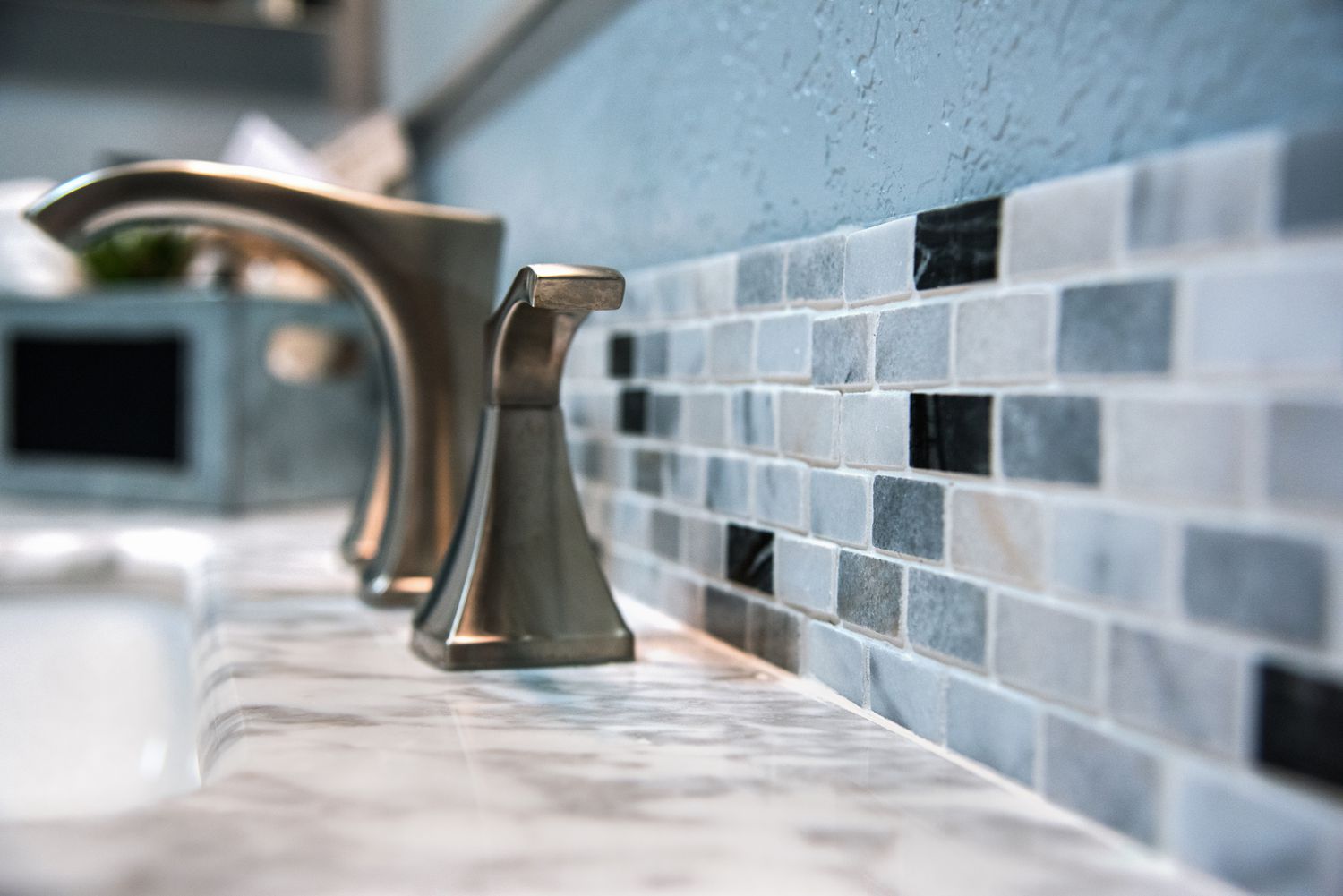 Here are the Best Tiles to be Used as Bathroom Sink Backsplashes